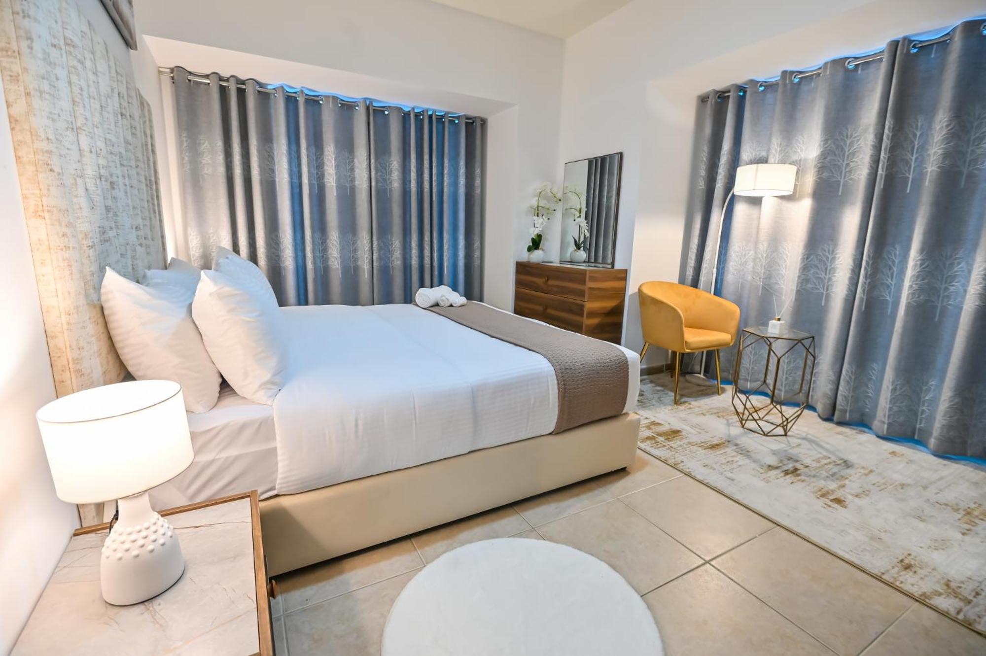 Apartment 54 Floor Palm & Sea View Marina. Lux / New